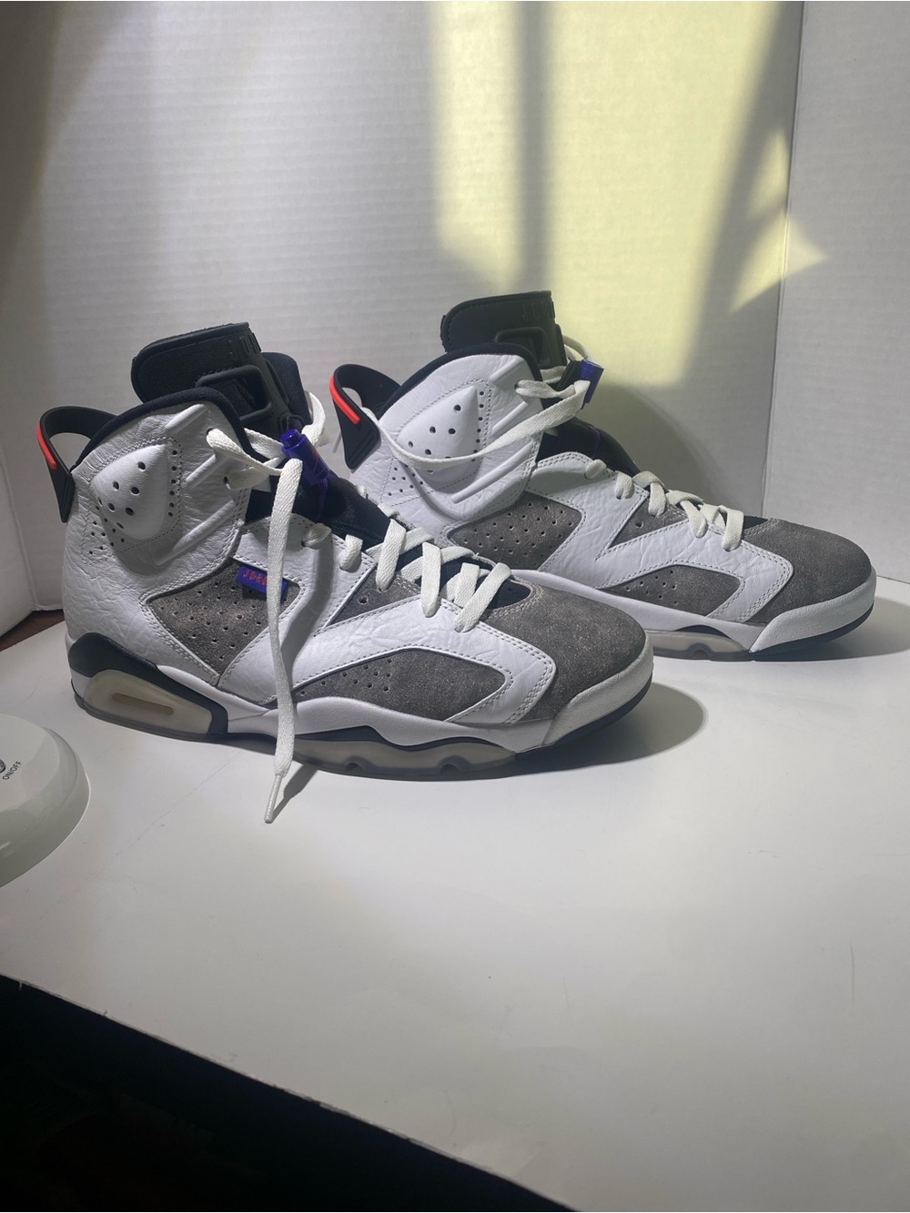 Air Jordan 6 Retro "Reflective" Style Code: CI3125-100, released in 2019)
